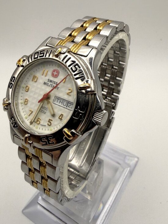 Vintage Swiss Military Ladies Watch  The Genuine Diver 100M Gold Silver Working main image 7
